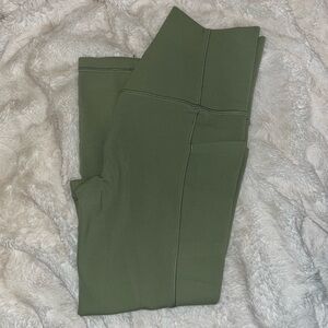 Athleta Salutation Stash Pocket II Capri